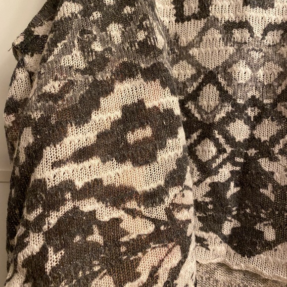 Aztec top - Picture 5 of 6